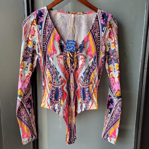 Free People Pick A Place Pink Vibrant Tribal Print V Neck Bodysuit NWT SP - Picture 1 of 10